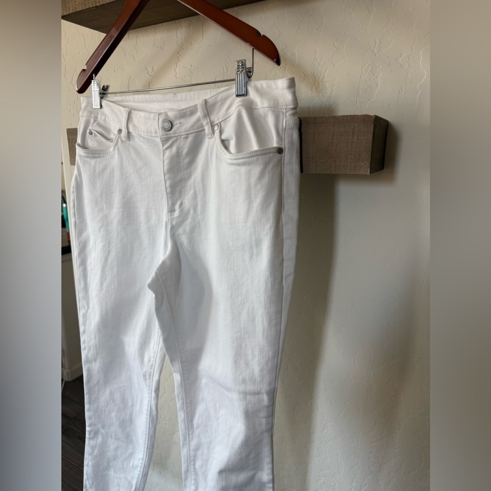 Vince Camuto|White Ankle skinny Jeans/Crisp Finish with raw hem•••size 14,Beachy - Picture 5 of 12